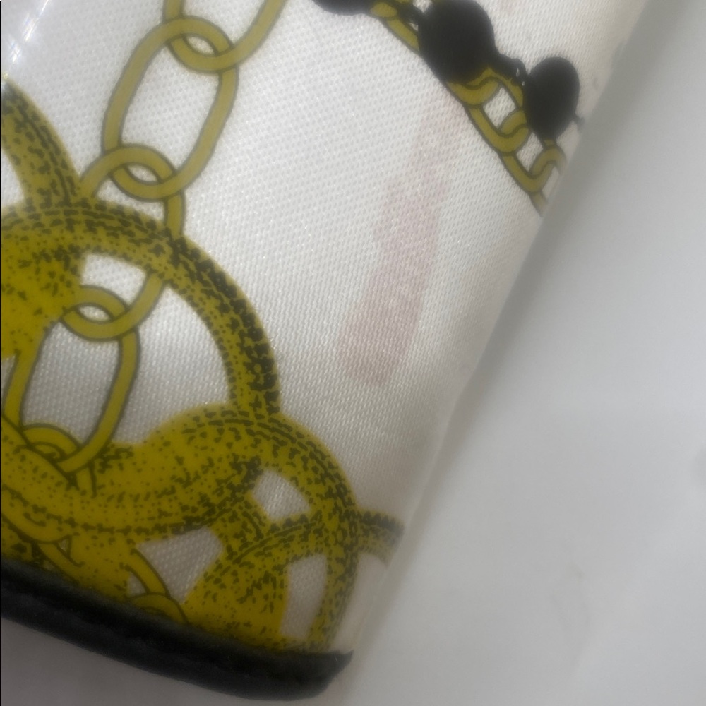 Hot in Hollywood wallet gold and black print with built in wristlet handle - Picture 12 of 12